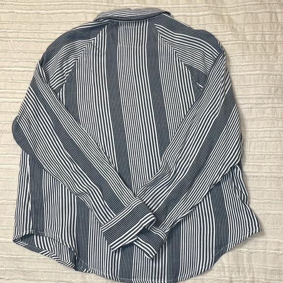 SO stripe button down shirt. Size X-Small - Picture 4 of 5